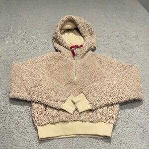 Lululemon Oh So Sherpa Half Zip
Trench size 2
